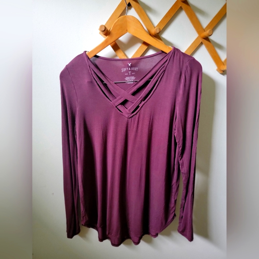 American Eagle purple/mauve soft & sexy tee size medium